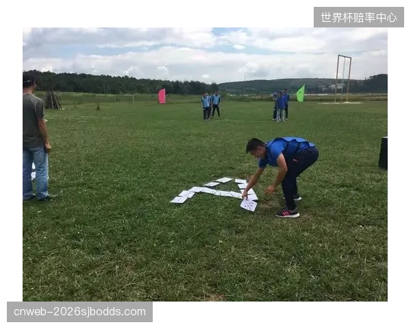 教练组将心理辅导纳入日常训练，通过团队建设活动缓解球员因频繁迁徙产生的心理疲劳。